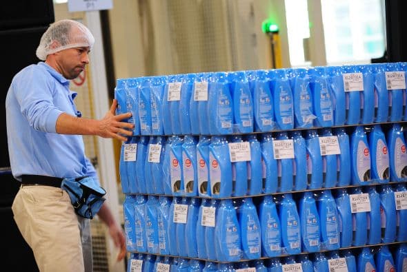 La medida de P&G forma parte de sus ajustes para ahorrar $10 mil millones en los próximos cuatro años.