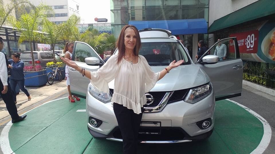 La media hermana de Paquita, que nació en Veracruz, acudió con un amigo que la ayudó a llevarse la camioneta, dado que Dorantes no sabe conducir.