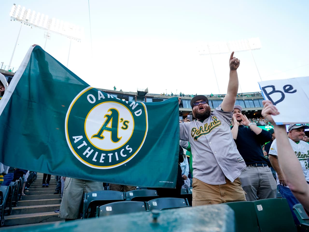 Los Atléticos de Oakland han confirmado que jugarán en el Sutter Health Park de Sacramento desde 2025 hasta 2028, mientras se construye su nuevo hogar permanente en Las Vegas.