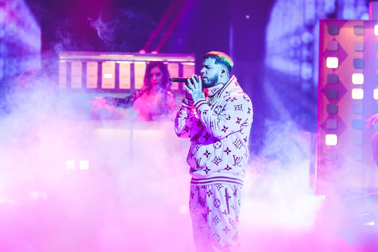 La energía que mostró en el escenario no deja dudas de por qué será un reggaetonero hasta la tumba.