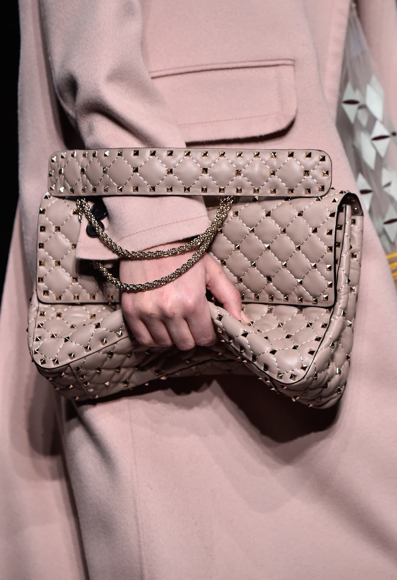 Cartera de la más reciente colección de Valentino.