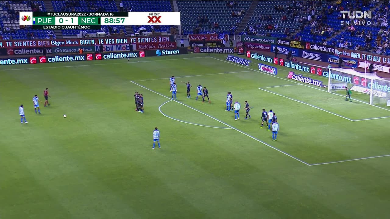 ¡TIRO ATAJADO! disparo por Diego de Buen.