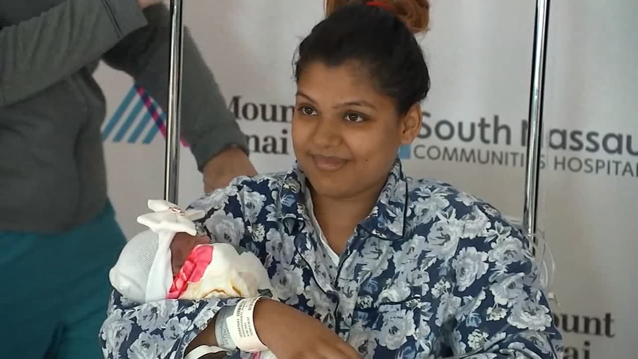 <b><u>Una historia en video: </u>Una mujer da a luz en el estacionamiento de una tienda: “Sucedió tan rápido que no tuve tiempo de procesarlo”.</b> Su esposo la estaba llevando al hospital y al ver que Shantie rompió fuente se detuvo en el estacionamiento de la tienda, llamó al 911 y varios oficiales de del Departamento de Policía ayudaron a traer a la pequeña al mundo.