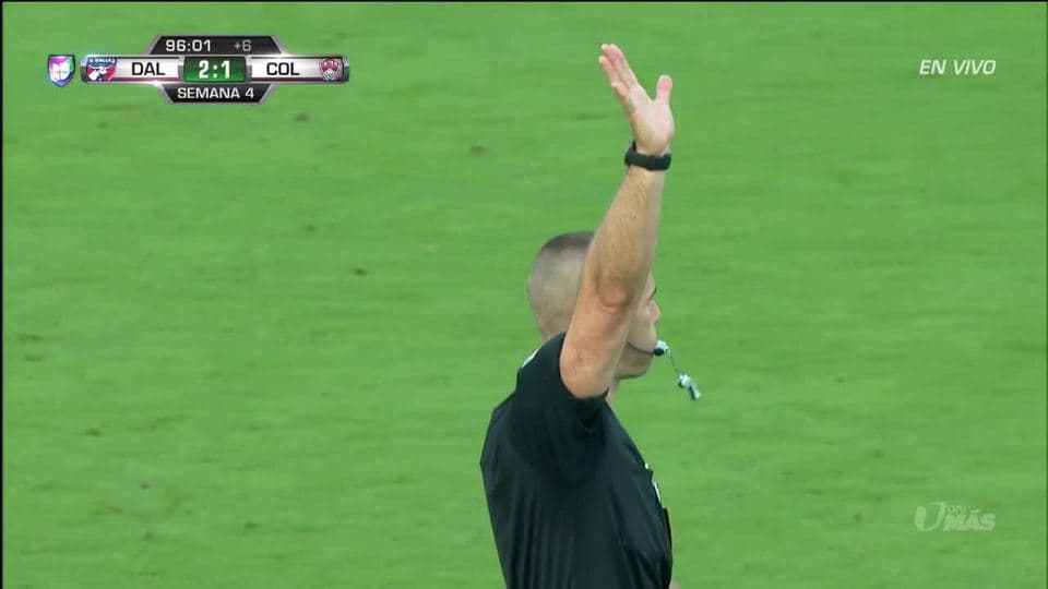 Se acabó el juego. El árbitro dio el silbatazo final.