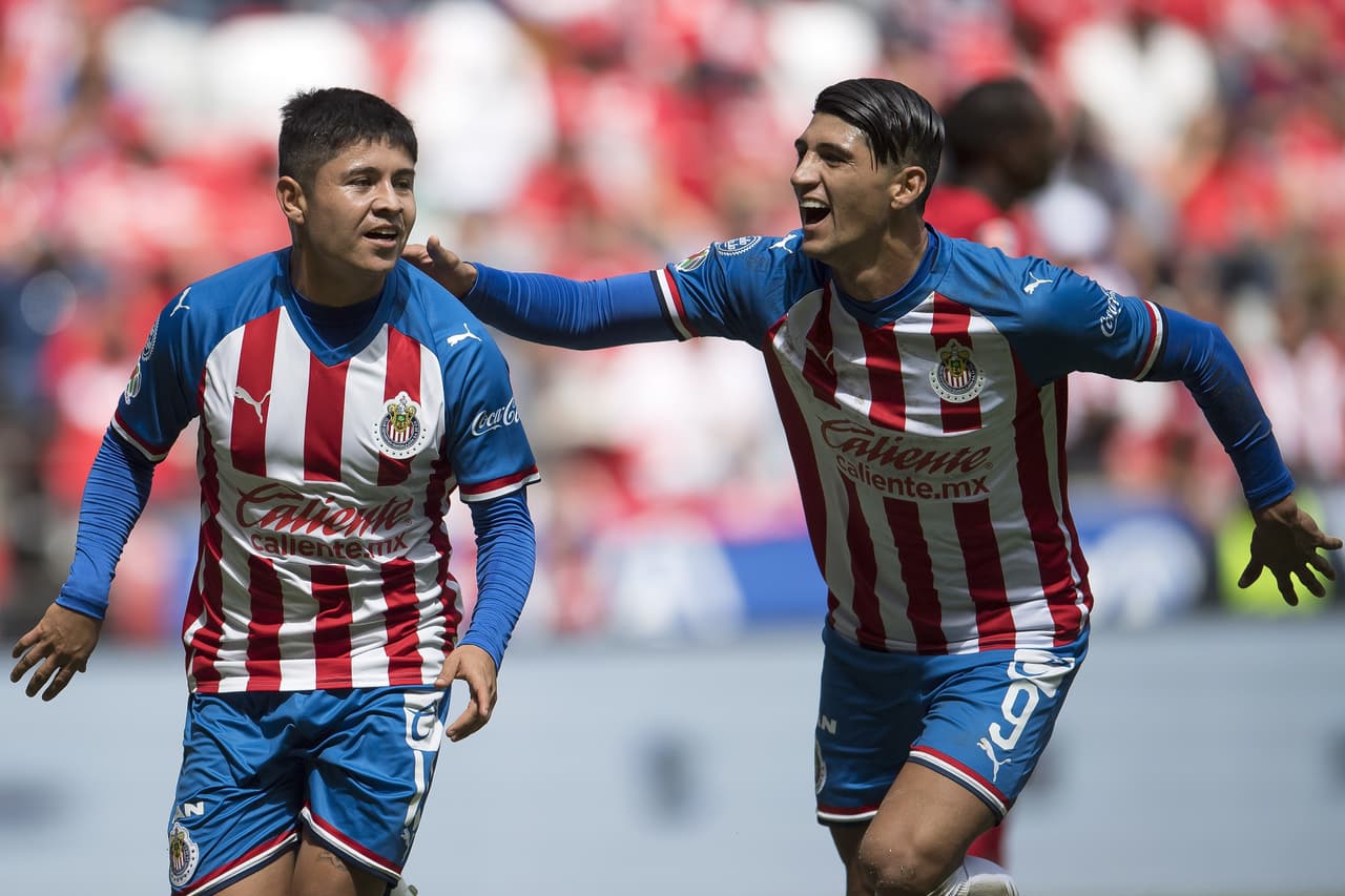 Chivas vence a Toluca con tres goles a uno; Guadalajara se aferra a la Liguilla. Alan Pulido es el máximo anotador mexicano de la Liga MX.