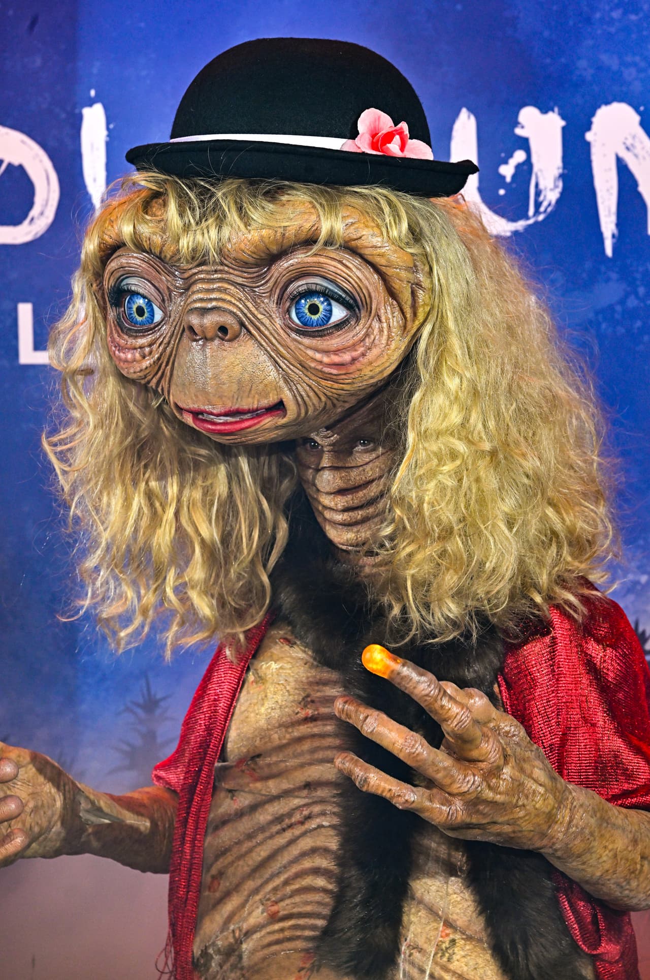 Heidi Klum 'escondió' se cara en el cuello de 'La señora E.T.'.