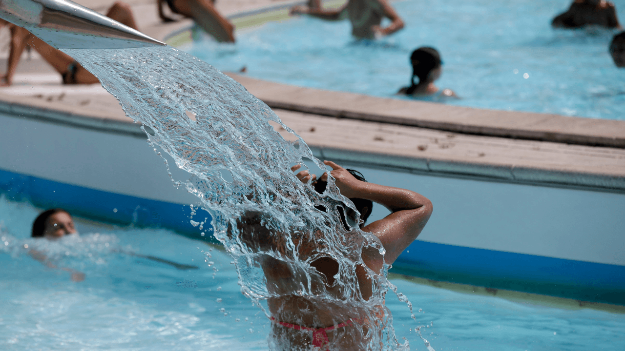 Recortan horarios de splash pads públicos por sequía en Austin