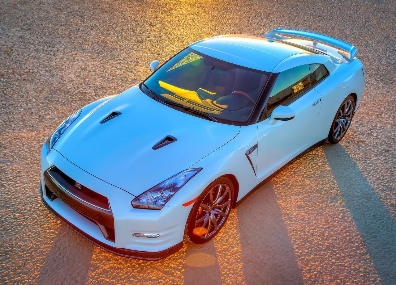 <h3 class="cms-H3-H3">8. Nissan GT-R</h3>
<br>Depreciación promedio después de cinco años: 39.4%
<br>Precio sugerido al consumidor en 2014: $99,590
<br>Valor promedio actual: $60,350