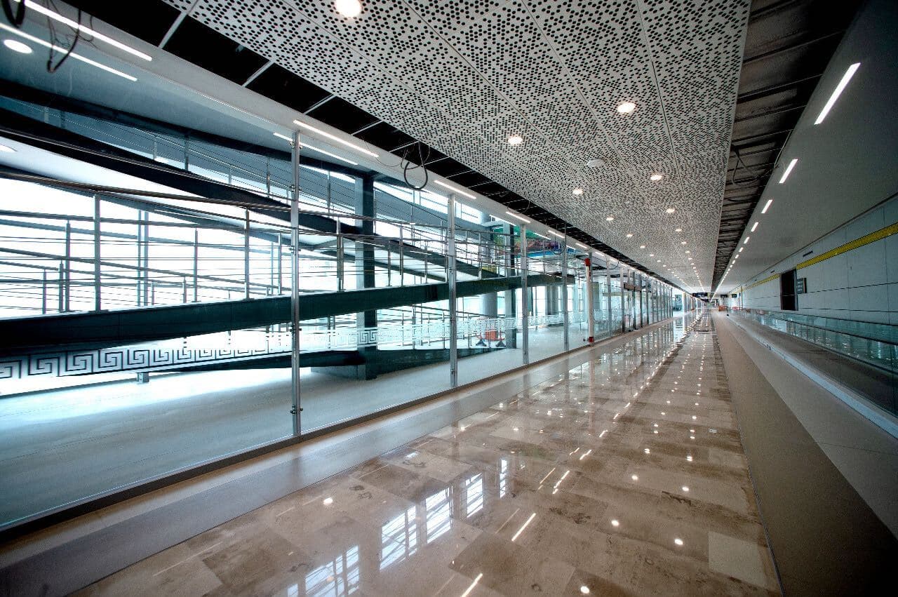 El aeropuerto Felipe Ángeles es uno de los cuatro proyectos clave que el gobierno de López Obrador espera terminar antes de que finalice su mandato en 2024: el aeropuerto, una refinería de petróleo, un tren turístico en la Península de Yucatán y un tren que une la costa del Golfo de México y los puertos marítimos del Pacífico.