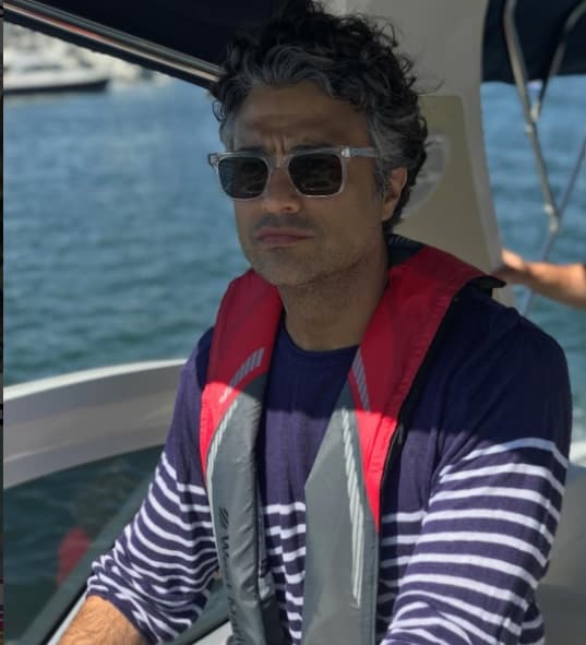 Se conocieron en la escuela, pues estudiaron juntos la secundaria, pero su romance se dio muchos años después, cuando ella terminó con Alfredo Díaz Ordaz.