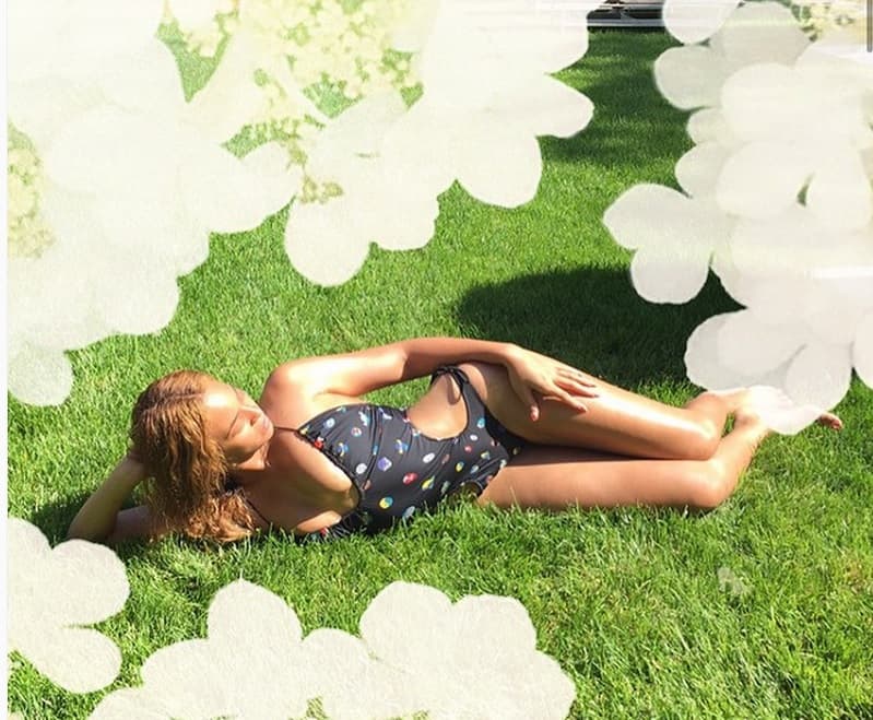 Eso sin contar los puntos que le suma su belleza natural.