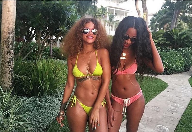 Siempre le encanta andar en la 'party' y lo hace al lado de sus amigas.