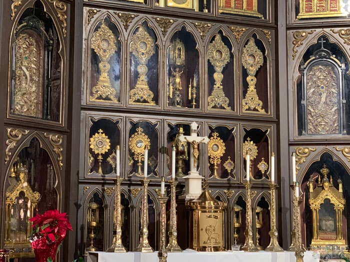 Hoy en día, la Capilla de San Antonio alberga 5.000 reliquias, la mayor colección de reliquias católicas fuera del propio Vaticano.