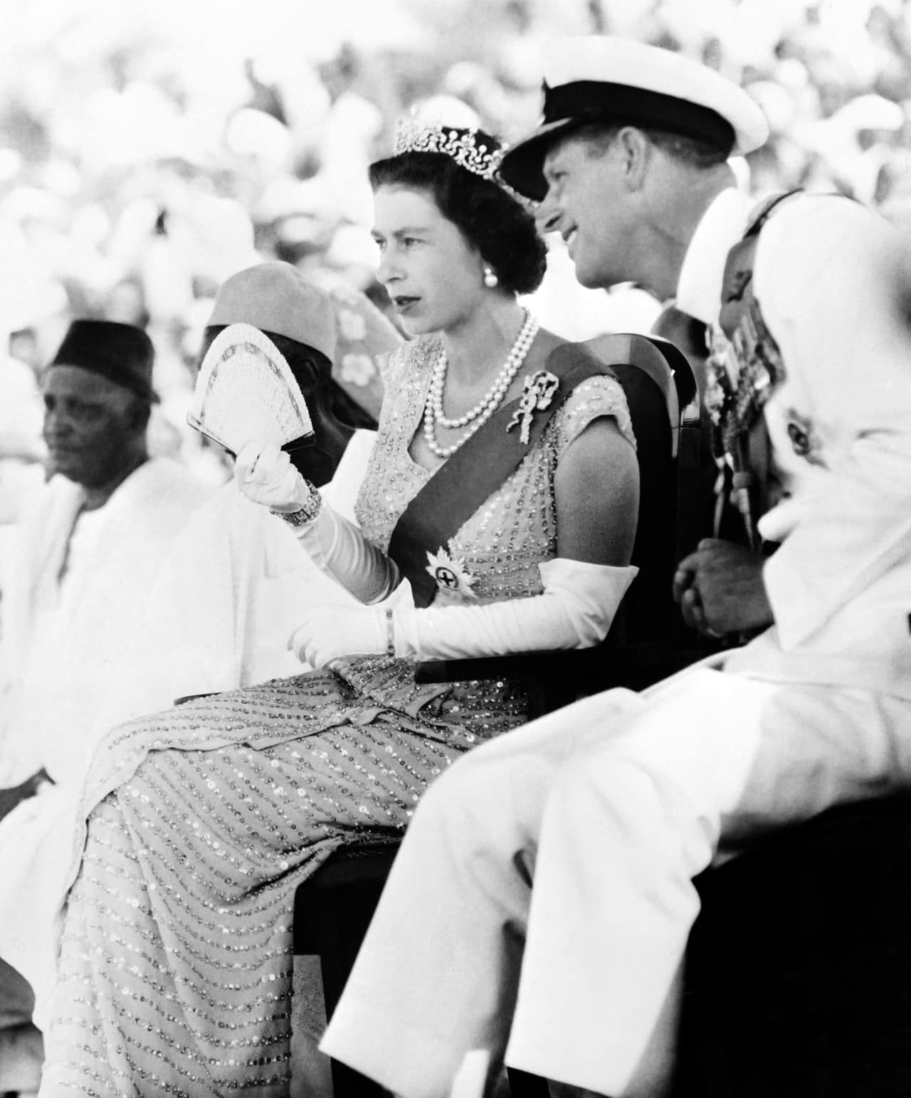 La Reina y el Príncipe Felipe, Duque de Edinburgo, el 4 de diciembre de 1961, durante una visita a Sierra Leone.