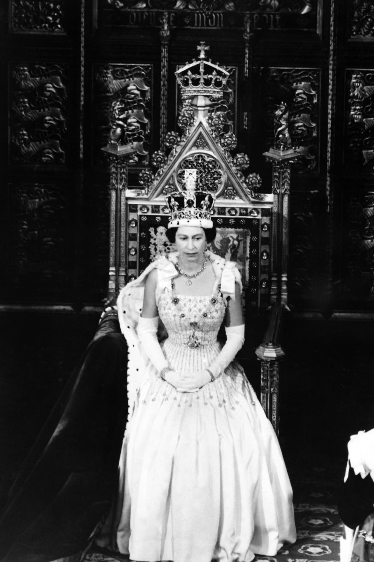 Dando un discurso en el Parlamento, en abril de 1966.