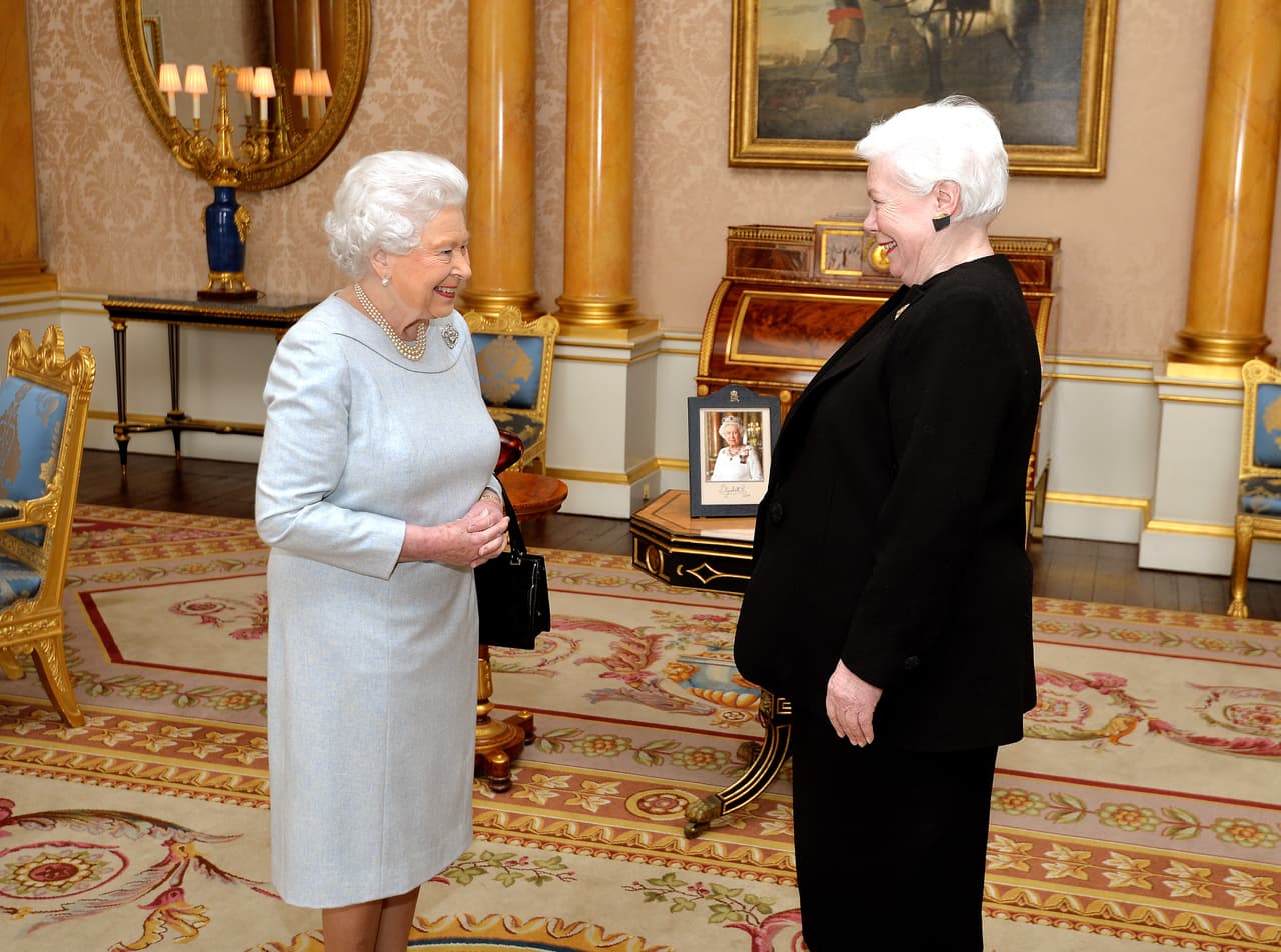 La Reina Isabel con la gobernadora de Ontario en 1989.