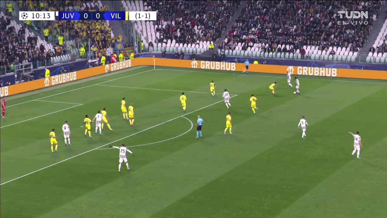 ¡TIRO ATAJADO! disparo por Álvaro Morata.