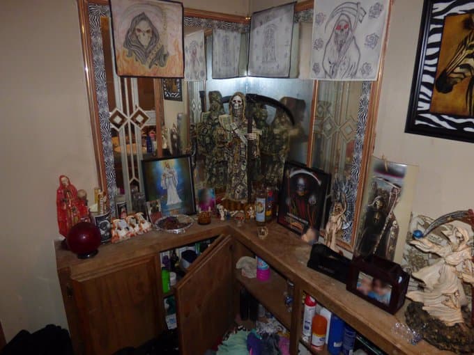 Los crímenes que ocurren en estos sitios y durante el recorrido por la frontera generalmente no se reportan a las autoridades por miedo a la deportación o porque los migrantes desconfían en la policía en sus lugares de origen, según oficiales fronterizos entrevistados por Univision Noticias.