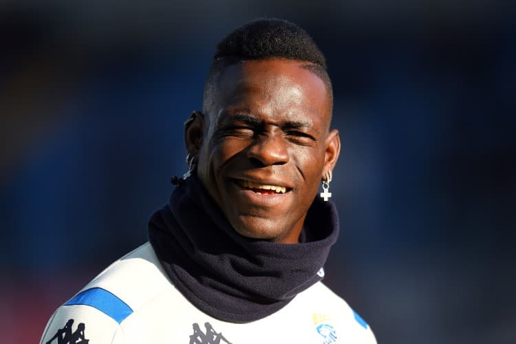 Balotelli intenta volver a entrenar pero el Brescia no se lo permite