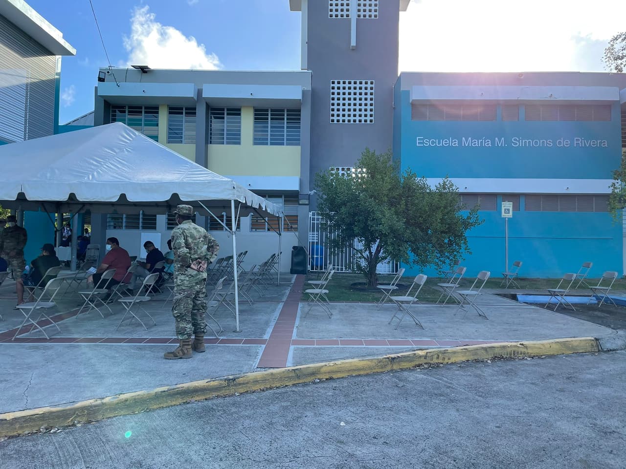 Se informó que por ser una población pequeña se vacunarán tres fases corridas.