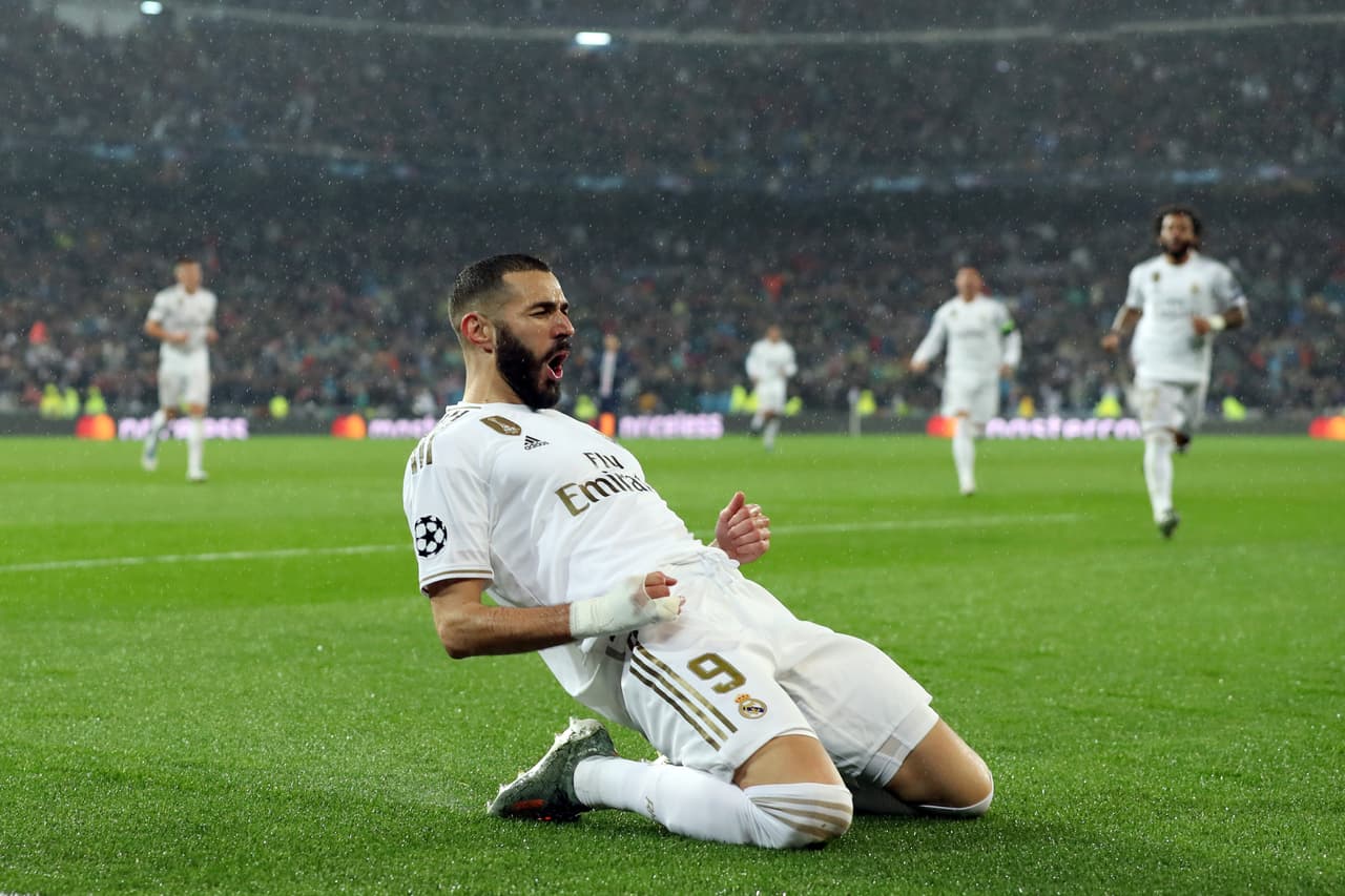 Benzema anota su segundo gol durante el encuentro contra el PSG.