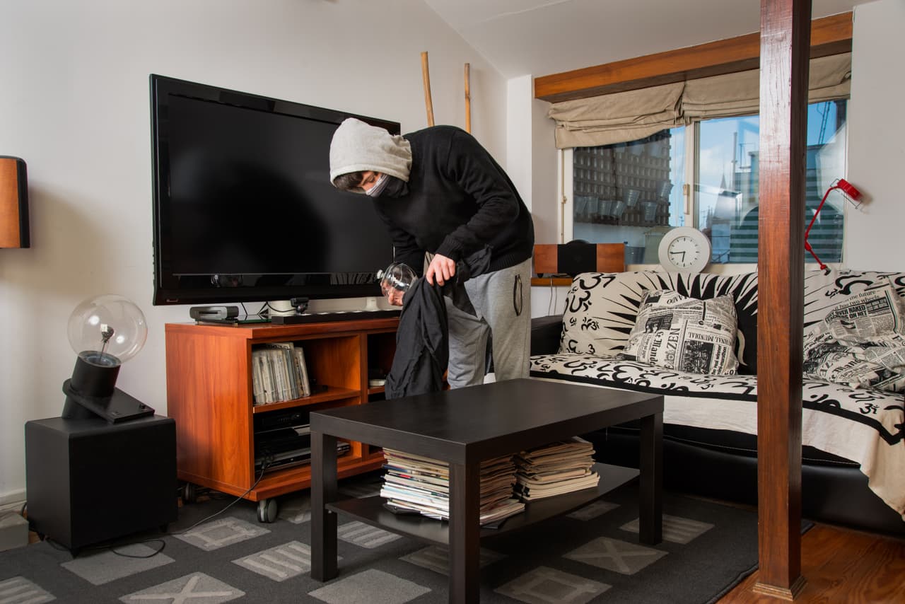 Cómo evitar que te roben en casa si te vas de vacaciones estas navidades