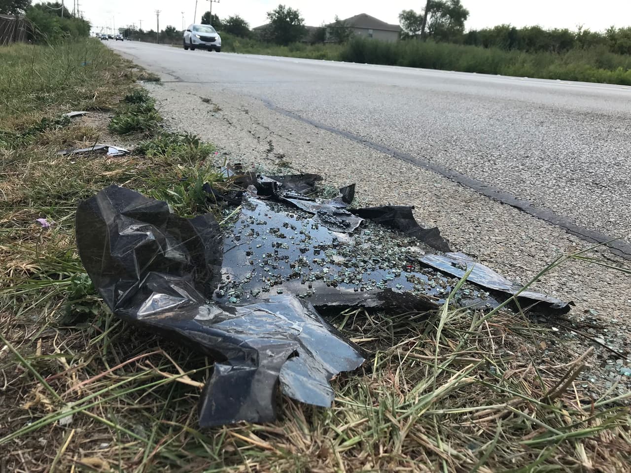 Oficiales dicen que el vehículo en el que iban las víctimas viajaba en exceso de velocidad y perdió el control antes de impactarse contra una camioneta.