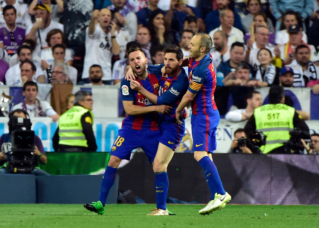 Messi marcó su gol número 22 en los clásicos, siendo el jugador con más tantos en la historia de estos enferntamientos y rompiendo una racha de seis de ellos sin anotar.