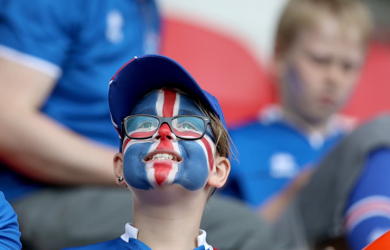 Esta fidelidad es una que se trnsmite desde los más pequeños de la isla europea.