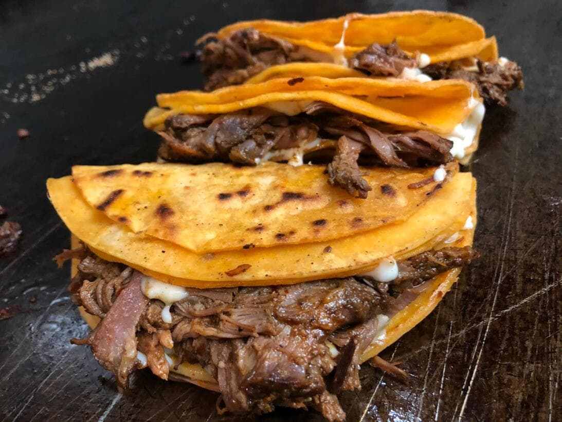 Tacos, tortas, tamales, moles, chiles y todo lo que la 
<b><a href="https://www.univision.com/local/philadelphia-wuvp/mejor-comida-mexicana-del-area-de-filadelfia-en-2022-fotos">gastronomía mexicana tiene para ofrecer lo encuentras en estos restaurantes.</a></b>