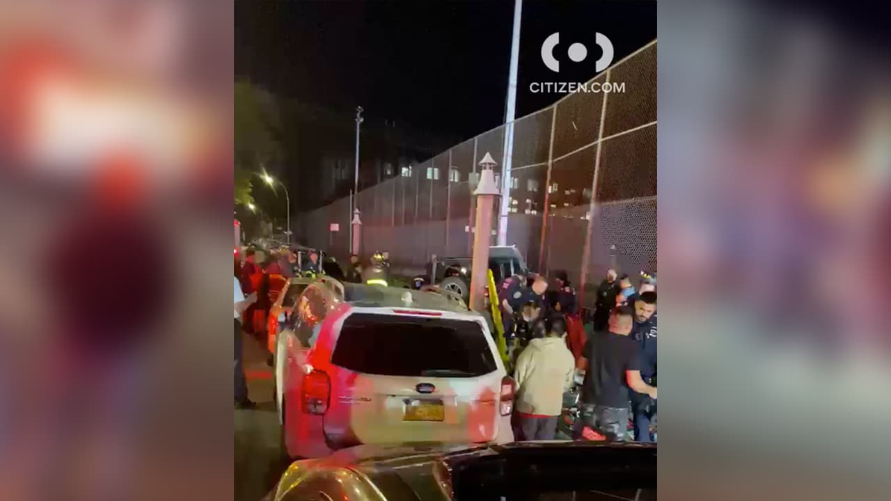 Coche embiste a seis miembros de una familia en una acera del Bronx