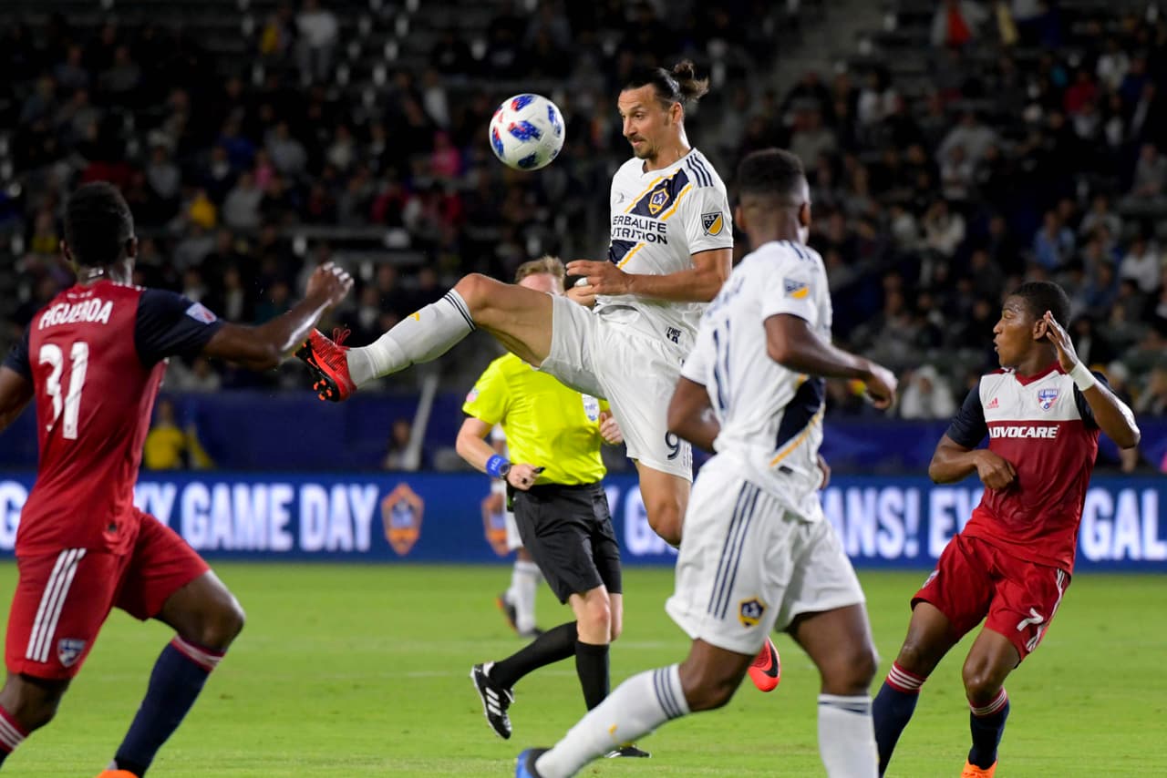 Zlatan Ibrahimovic rechaza rumores sobre interés de AC Milan y se mantiene firme en LA Galaxy