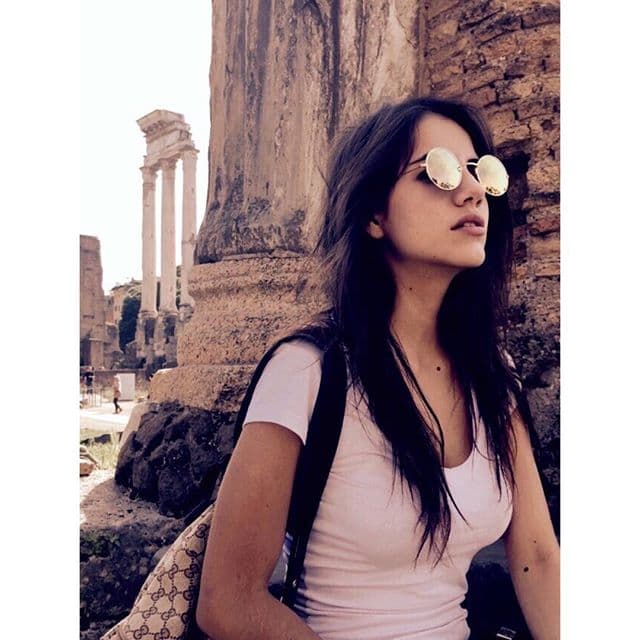 Ela explicó que sus padres se han sentido incómodos tras la publicación de la entrevista de TVNotas que tildó de invento.