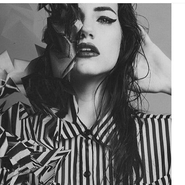 Por obvias razones las sesiones de fotos le encantan.