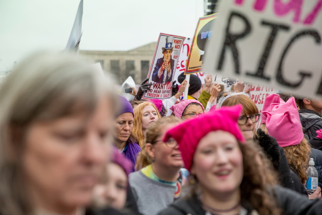 "Una protesta interseccional", así la bautizaron las organizadoras. ¿Por qué? Porque reúne los reclamos de mucha gente diversa.