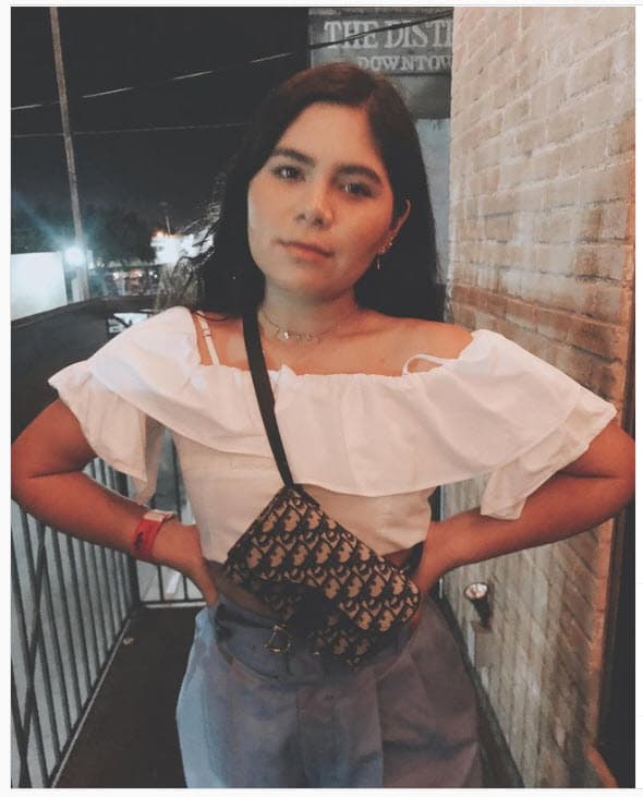 El 10 de enero
<b> Juliana Figueroa</b>, la menor de los hijos del fallecido Joan Sebastian, denunció en redes sociales que no había recibido la
<a href="https://www.univision.com/famosos/julian-figueroa-responde-acusaciones-de-su-hermana-juliana-por-la-herencia-joan-sebastian-fotos">parte de la herencia que le correspondía</a>.
<br>