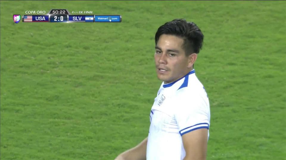 Disparo afuera de Rodolfo Zelaya