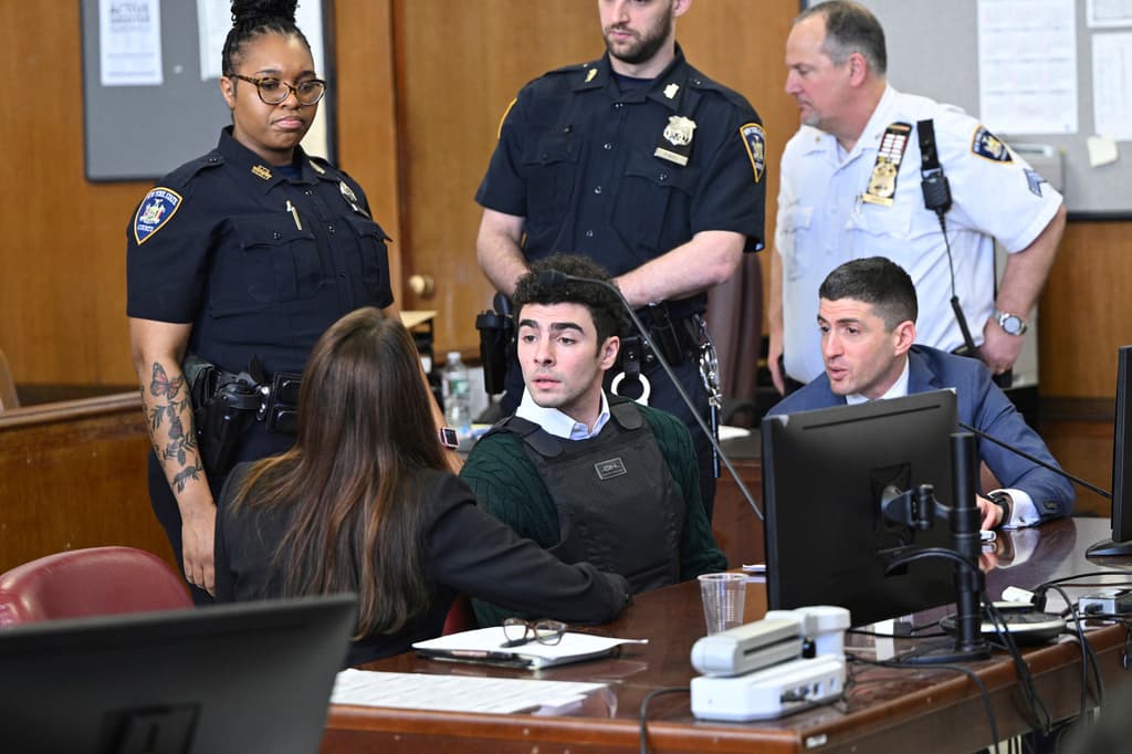 Luigi Mangione se ha declarado "no culpable" y enfrenta acusaciones federales que lo exponen a la pena de muerte.