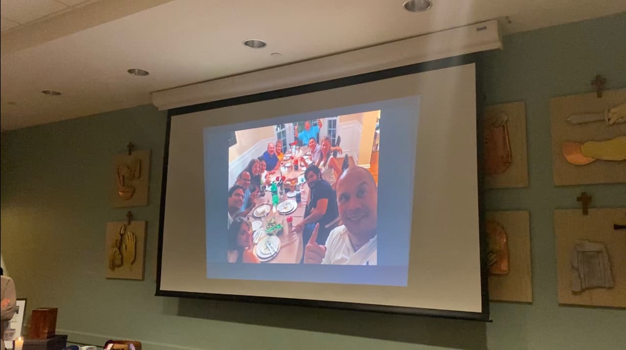 Durante la ceremonia proyectaron varias fotosgrafias de los eventos especiales.