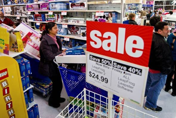 Como cada Viernes Negro las tiendas se llenaron de miles de personas con una sola intención: comprar a los mejores precios. Sin embargo, no todo fue color de rosa para los compradores ya que también hubo algunos accidentes violentos.