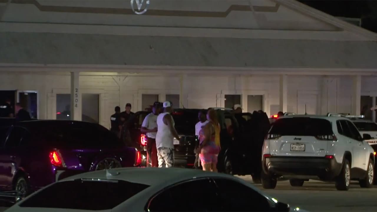 Muere un hombre y cinco más son heridos de bala tras tiroteo en club nocturno