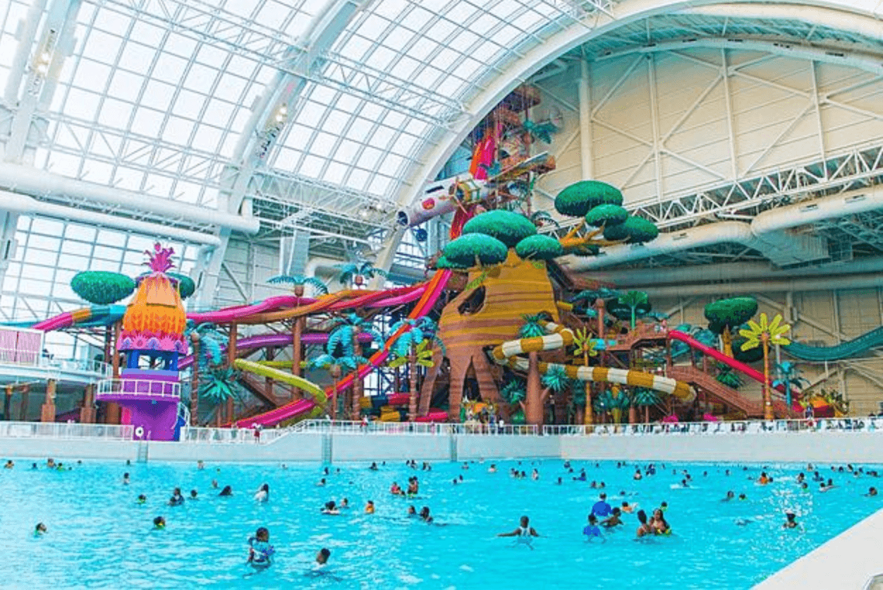 <b><a href="https://islandwaterparkac.com/" target="_blank">Island Waterpark</a></b> es el parque acuático cubierto frente a la playa más grande del mundo y tiene 11 toboganes.