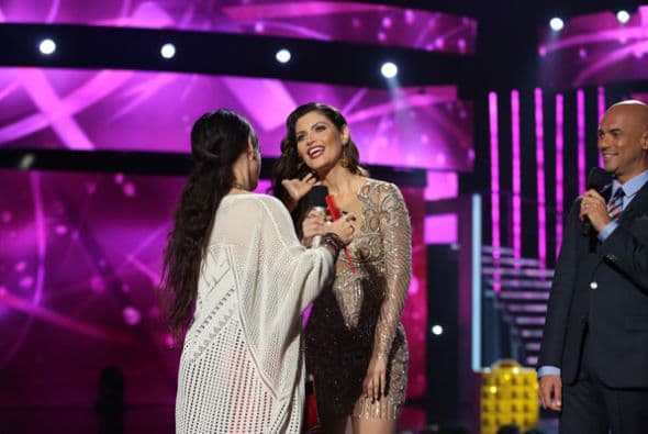 Nuestro lente intrépido te trae lo que no viste de esta gala que pareció sacada de una sesión de las Naciones Unidas. ¡Todo fue paz y amor!