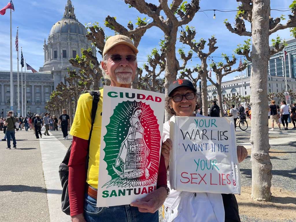 En la ciudad de San Francisco, manifestantes participaron este sábado en la tercera jornada nacional de protestas“ No Kings Day III”, con concentraciones y una marcha que culminó frente al City Hall, en un ambiente descrito como pacífico y sin contratiempos mayores.