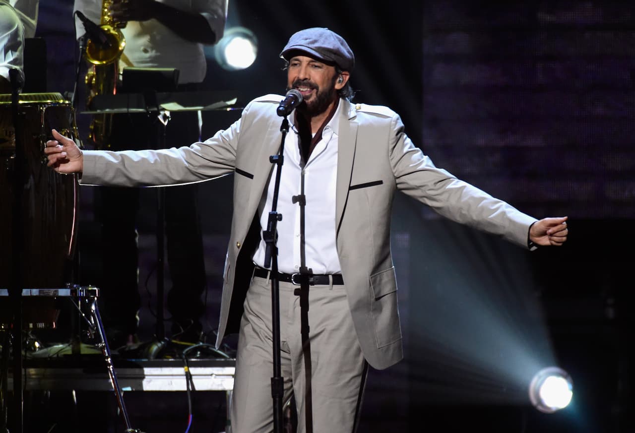 Juan Luis Guerra nos regaló una velada inolvidable poniendo a bailar al público con el tema ‘Todo tiene su hora’ y su inigualable merengue.