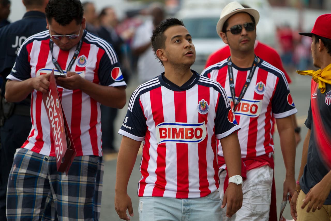 Fans de Chivas se reunieron para apoyar a Vergara