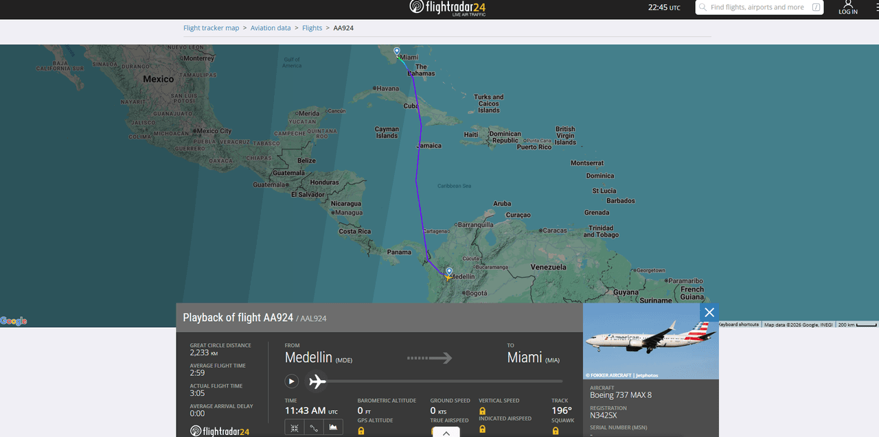 Hallan impactos de bala en avión de American Airlines que despegó de Colombia
