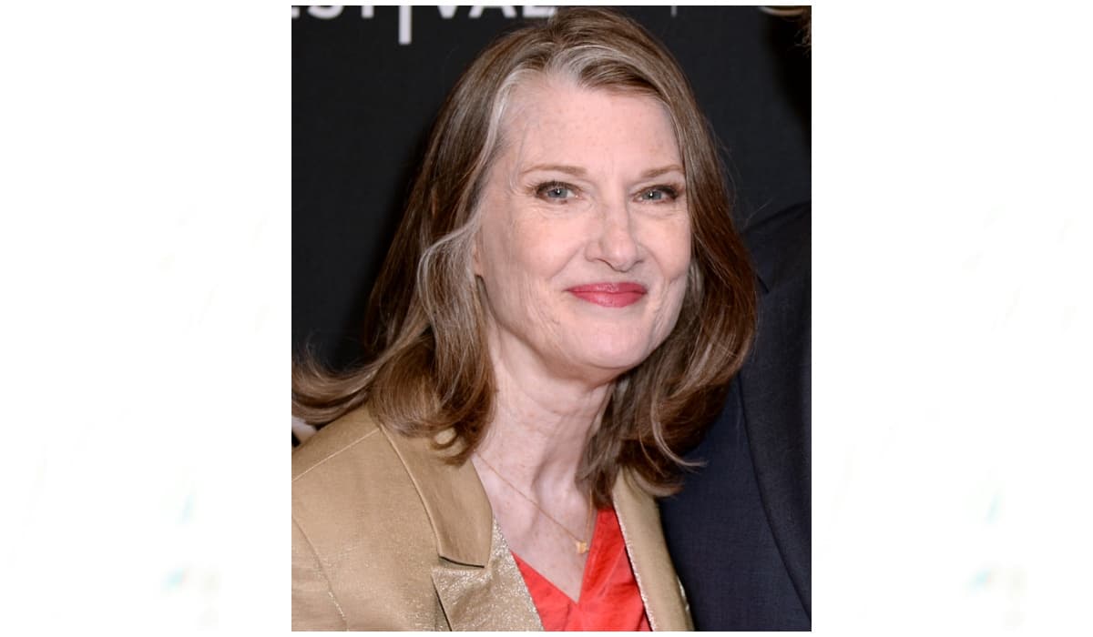 Tras dejar el papel de la señora Kent, Annette fue una estrella invitada en series como 'Grey’s Anatomy', 'The Punisher' y 'Kidding'. Recientemente consiguió el papel de Hope McCrea en 'Virgin River'.
<br>