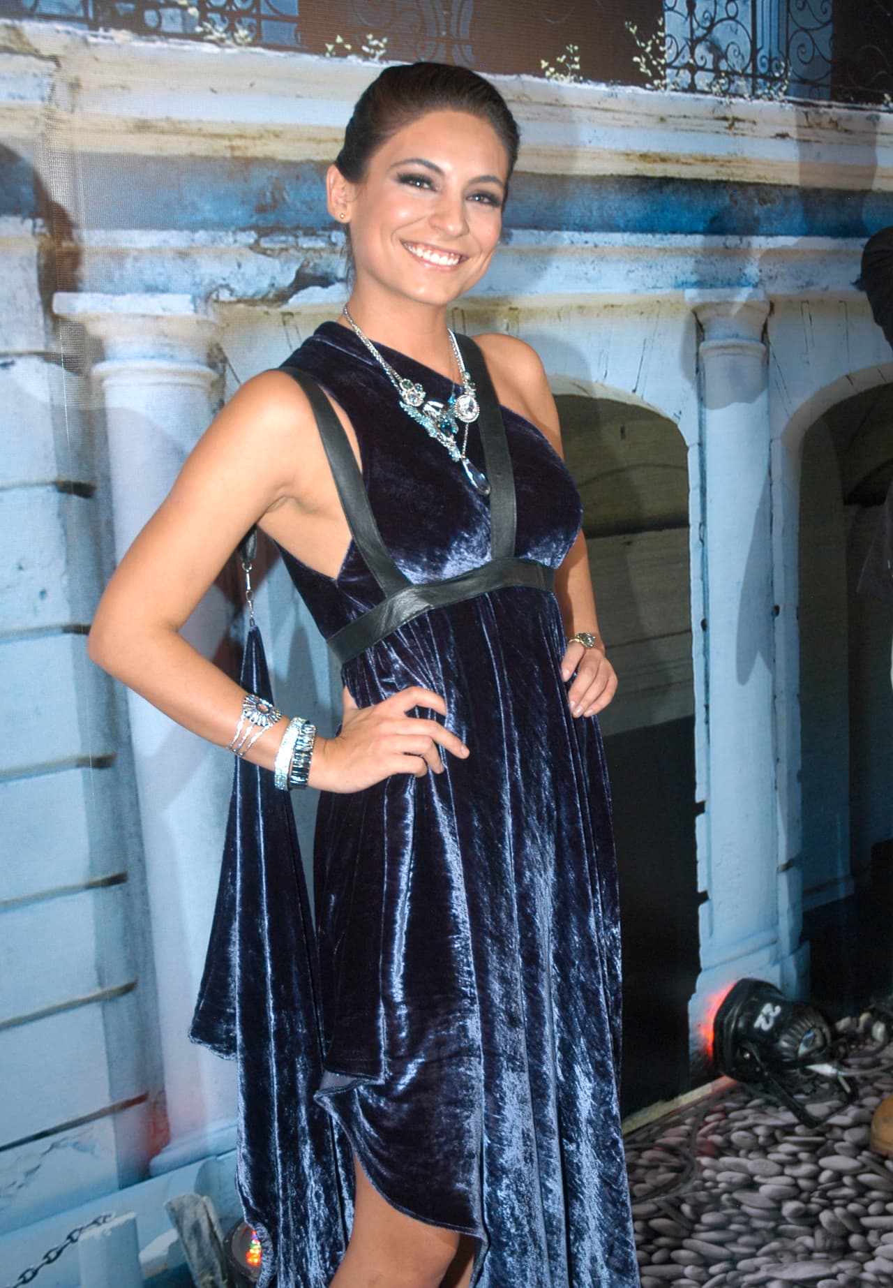 En el año 2011 
<b><a href="http://www.univision.com/temas/ana-brenda-contreras">Ana Brenda Contreras</a></b> se volvió su pareja en la ficción, esto dentro de 'La que no podía amar', telenovela transmitida en más de 30 países.