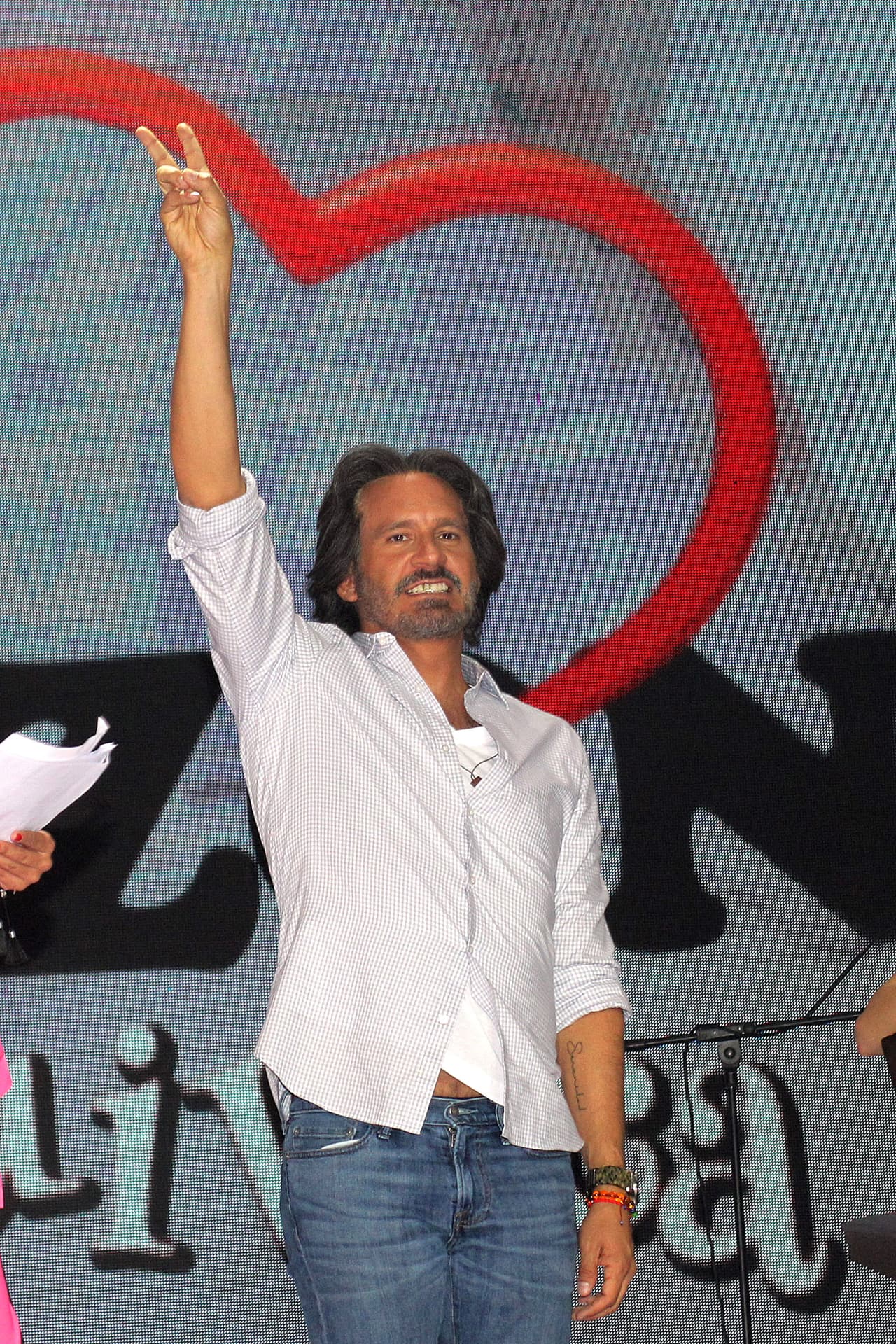 El estrés al que se sometió 
<b><a href="https://www.univision.com/shows/despierta-america/pancho-lopez-regresa-arath-de-la-torre-vuelve-a-las-novelas-con-el-personaje-que-marco-su-carrera-video" target="_blank">durante las grabaciones </a></b>de aquel show no fue el único episodio complejo por el que atravesó. 
<br>